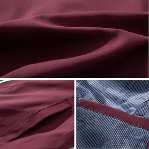 Chaqueta bomber ligera que se adapta a cualquier atuendo de diseño de inspiración urbana para hombres y mujeres, perfecta para la moda moderna - Product Image 5