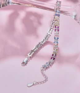 Pulsera de Fiesta con Corte Esmeralda Radiante y Colorido, Pulsera Floral de Moissanita, Diamante y Zafiro en Oro Blanco - Product Image 5