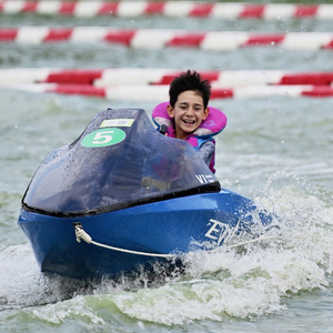 Prix d'usine 2 personnes siège hors-bord Yacht eau EL <span class=keywords><strong>RC</strong></span> jouet de course d'occasion Mini électrique E Jet Ski <span class=keywords><strong>Jetski</strong></span> bateau bateau à moteur bateau à moteur - Product Image 1