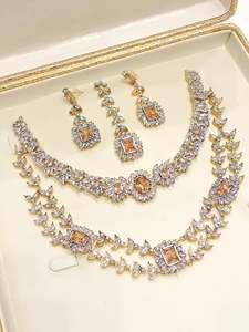 Ensemble de bijoux de mariée élégant et classique en acier inoxydable plaqué argent avec cristaux et strass pour les anniversaires et les événements du soir - Product Image 5
