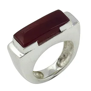 Bague en argent 925 avec grenat rectangulaire, bijou raffiné pour femme, pièce délicate et élégante, sertie de rhodium et de platine - Product Image 2