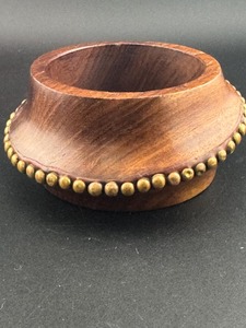 Brazalete de Madera Moderno Hecho a Mano por FAIZA CRAFT, en Varios Colores, Fabricado en India - Product Image 3