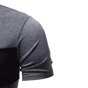 T-shirt décontracté à manches courtes et col rond en coton pour hommes, haut léger idéal pour la tenue quotidienne d'été et une utilisation confortable - Product Image 3