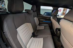 PRÊT À EXPÉDIER - VÉHICULE D'OCCASION CONDUITE À GAUCHE / CONDUITE À DROITE 2025 TOYOTA TACOMA TRD SPORT DOUBLE CABINE 4X4 - Product Image 3