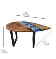 Table basse en bois massif au design moderne personnalisable, plateau en résine époxy, pieds en métal, fabrication artisanale, durable, finition peinte