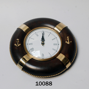 Nouveau dernier Design en fonte d'aluminium petit Triangle horloge de Table cadran noir moderne en métal horloge de bureau pour la décoration de la maison et du bureau - Product Image 3