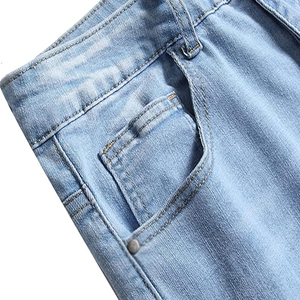 Jean en denim pour homme, taille haute, coupe droite, fabriqué au Pakistan, en coton respirant, style streetwear avec imprimé tendance - Product Image 4