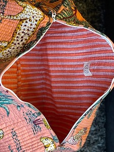 กระเป๋าดัฟเฟิลกีฬาหรูหราทำจากผ้าฝ้ายอินเดียทำมือสำหรับผู้หญิงกระเป๋าเดินทางความจุสูงเป็นมิตรกับสิ่งแวดล้อม - Product Image 3