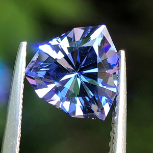 Tanzanite naturelle spéciale trillion coupe nouvelle coupe propre 1.78 ct poids taille est proche de 7.70 MM 100% impeccable lâche nouvelle pierre précieuse - Product Image 2