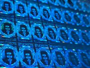 Étiquettes adhésives holographiques Digiteltech True Color Blue Modèle P3 Papier adhésif Matériel durable pour les achats professionnels - Product Image 2