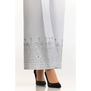 Pantalon taille haute blanc en soie brute imprimée au bloc TR-24-21 en tissu crêpe respirant avec broderie décorative 100% soie - Product Image 3