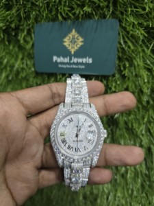 Reloj de Lujo Hecho a Mano con Incrustaciones de Moissanita Estilo Hip Hop, Corte Brillante VVS, Pantalla Analógica con Cierre de Pulsera, Edición Limitada - Product Image 2