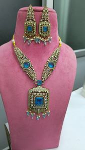 ชุดสร้อยคอโพลกีคุณภาพพรีเมียมแบบดั้งเดิมของอินเดีย เหมาะสำหรับงานปาร์ตี้ งานแต่งงาน มีหลายสีให้เลือก - Product Image 3