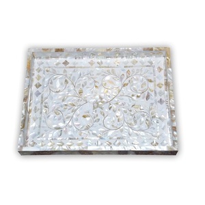 Bandeja Decorativa Ecológica con Incrustaciones de Hueso Blanco y Asas - Bandeja Multiusos para Desayuno, Té y Café - Product Image 3