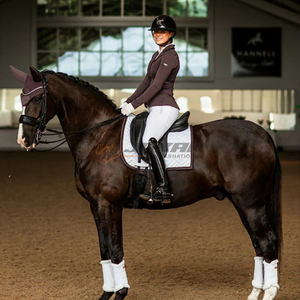 Nouveau tapis de selle de cheval anglais de haute qualité conception de confort léger fait pour les cavaliers équestres construction respirante durable - Product Image 6