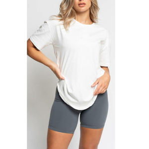 Camiseta de gran tamaño transpirable de algodón de alta calidad 100% para mujer Logotipo personalizado Patrón sólido Tallas grandes - Product Image 6