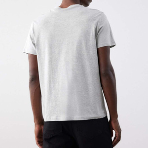 เสื้อยืดคอกลมแขนสั้นผ้าฝ้าย 100% สำหรับผู้ชาย พิมพ์โลโก้ตามสั่งสำหรับร้านค้าปลีก - Product Image 2