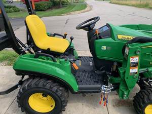 2025 John Deer 1023E tracteur à roues d'occasion 24HP avec roulement moteur pompe à engrenages et boîte de vitesses - Product Image 4