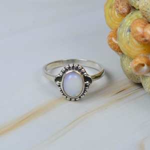 Bague en argent sterling 925 faite à la main de style bohème avec opalite laiteuse bijoux tendance pour mariage de femmes - Product Image 2