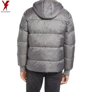 Veste matelassée pour hommes de qualité supérieure avec logo personnalisé Vêtements d'hiver Col à capuche long Tissu léger en duvet-un style tendance - Product Image 2