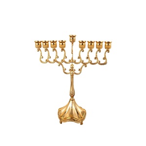 Portavelas de metal de color blanco de diseño premium con 5 pozos de metal en la parte superior para tamaños de 49,5 cm a precios baratos - Product Image 5