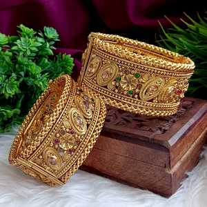 Joyería india de moda para mujer, bisagra grabada con flores de cristal, conjunto de brazaletes grandes y anchos que se pueden abrir, joyería de fabricación india - Product Image 2