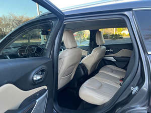 Jeep Cherokee Limited 2017 4WD Automático, Cuero, 8L, SUV con Tracción en las Cuatro Ruedas y Cámara Trasera en Venta - Product Image 5