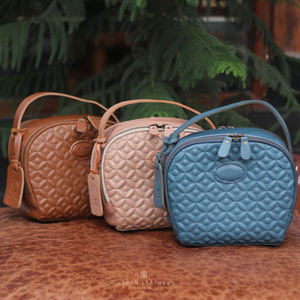 Sac Harmony en relief fabriqué à la main élégant nu Mini bandoulière doux en cuir pleine fleur fermeture à glissière Durable étanche Indonésie - Product Image 1