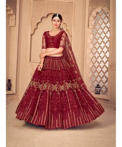 Boda nupcial Lehenga Choli para mujer en terciopelo rojo con bordado pesado trabajo de perlas y blusa estampada Chunni - Product Image 5