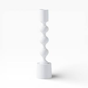 Bougeoir en métal blanc sculptural avec une forme moderne arrondie pour une décoration intérieure minimaliste unique - Product Image 6