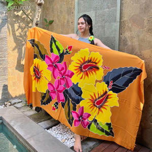 Colección de Verano, Ropa de Playa, Sarongs de Rayón Pintados a Mano con Diseños Florales, Perfectos para un Elegante Escape Tropical a la Playa. - Product Image 2