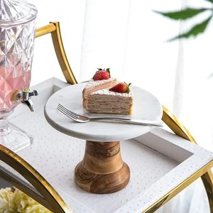 Support à gâteau de luxe en marbre blanc avec base en bois d'acacia, vaisselle pour fêtes, événements et service à domicile de gâteaux, cupcakes et apéritifs - Product Image 6