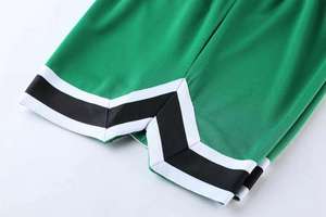 Shorts de basket gris pour hommes avec empiècements latéraux noirs, bordure blanche et noire, respirant, séchage rapide, vêtements de sport pour la gym et l'entraînement - Product Image 6