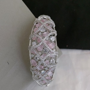 Pulsera de diamantes americanos para mujeres y niñas, brazalete de regalo con diseño de circón brillante a la moda, hermosa pulsera real para mujeres - Product Image 1