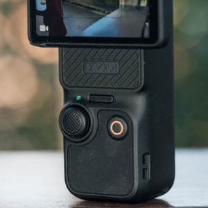 Appareil photo numérique compact sans miroir avec écran LCD rabattable pour selfies – Kit d'objectifs à double zoom - Product Image 2