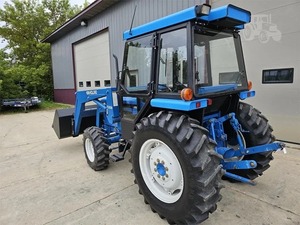 Tracteur agricole NEW HHOLLLANDD 2120 de 1998, moteur et transmission 42 CV - Product Image 3