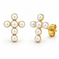 JJBRAVO - Pendientes de Cruz Cristiana de Oro Sólido de 14k con Perla de Agua Dulce de 3mm, Joyería Religiosa para Mujer, Regalo para Bodas y Fiestas