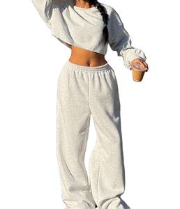 Ensemble 2 pièces décontracté pour femme, sweat-shirt à capuche uni à épaules tombantes et manches longues respirant, et pantalon de survêtement court au-dessus du genou, idéal pour l'automne/hiver - Product Image 1