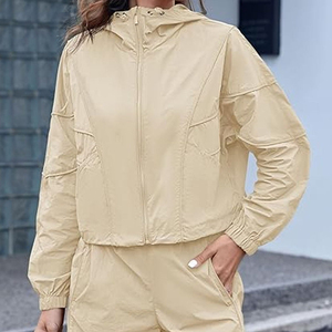 Conjunto corto de nailon de verano para mujer, hecho a medida, liso, manga larga, cortavientos, chándal de poliéster, conjunto corto de 2 piezas - Product Image 2