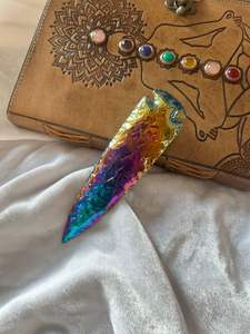 ไทเทเนียมออร่าออบซิเดียนหัวลูกศรแกะสลักสีรุ้งแบบทำมือโครงการงานฝีมือธรรมชาติหินหมึกของขวัญสำหรับเธอ - Product Image 2