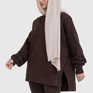 Sweat à capuche Longline pour hommes et femmes avec silhouette moderne et style polyvalent pour un usage quotidien - Product Image 3