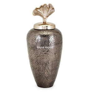 Vase décoratif le plus luxueux avec couvercle en or pour la décoration de la maison Nouveau centre de table de table moderne de table décorative pour vase à fleurs - Product Image 1