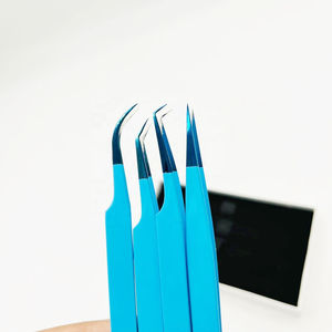 คีมคีบขนตาสีฟ้าพลาสม่า10มม. ทำจากสเตนเลสสตีลแข็งแรงปลายแหลมโค้งเรียบใช้ส่วนตัว - Product Image 2