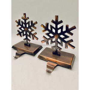 Coffrets cadeaux : Porte-chaussettes antique en forme de flocon de neige pour décoration de Noël, crochets de suspension pour chaussettes de table et de comptoir - Product Image 1