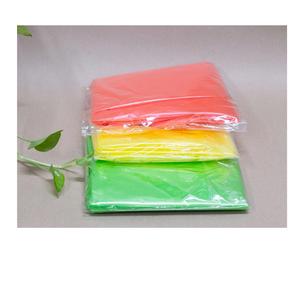 Ropa impermeable de alta calidad, precio bajo, embalaje personalizado, impermeable desechable temporal de PE para una sola persona, origen de Vietnam - Product Image 2