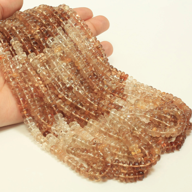 สีน้ำตาล