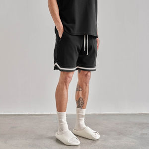 Short en maille personnalisé, confortable, respirant, à double épaisseur, short de basket-ball de qualité supérieure à sublimation pour hommes - Product Image 4