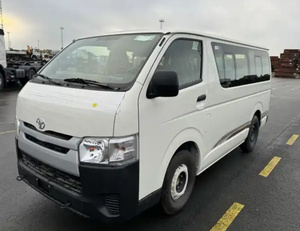 Venta Mundial de Automóviles Usados: Toyota Hiace Diesel 2023 Estándar, Motor Diésel de 2.5L, Transmisión Manual de 5 Velocidades, 15 Asientos - Product Image 1