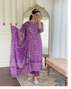 Trajes Salwar de crepé francés puro más vendidos de alta calidad con Dupatta con bordado disponible al mejor precio para la venta - Product Image 5