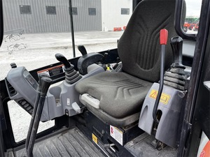 Miniexcavadora Kubota KX018 2016 - Product Image 5